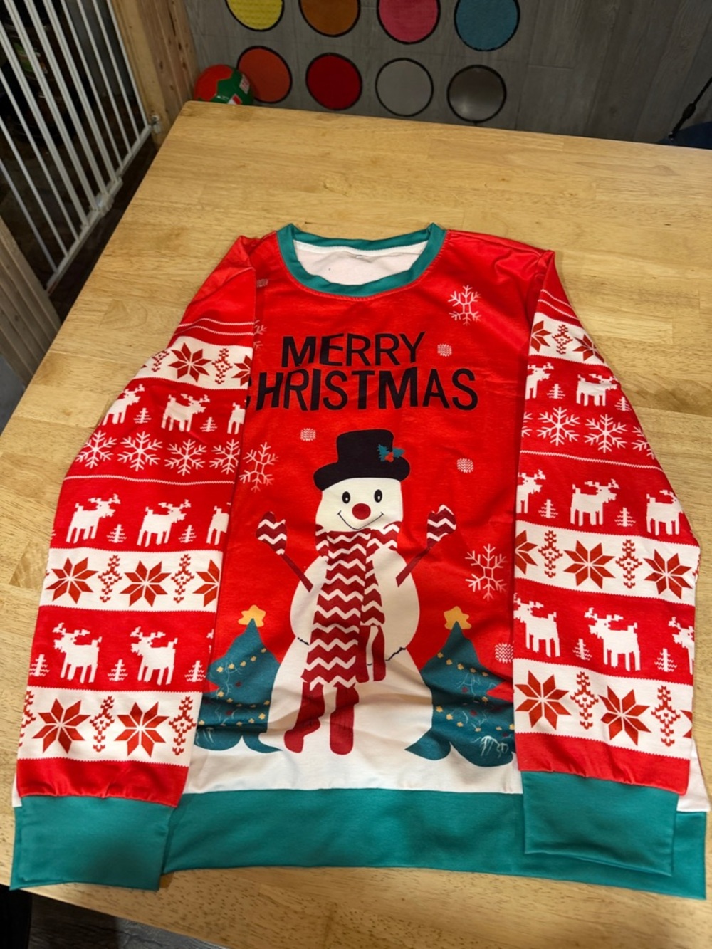 Red Merry Christmas Snowman Holiday Sweatshirt(6)